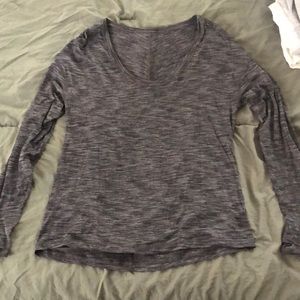 Lululemon heather gray long sleeve size 6